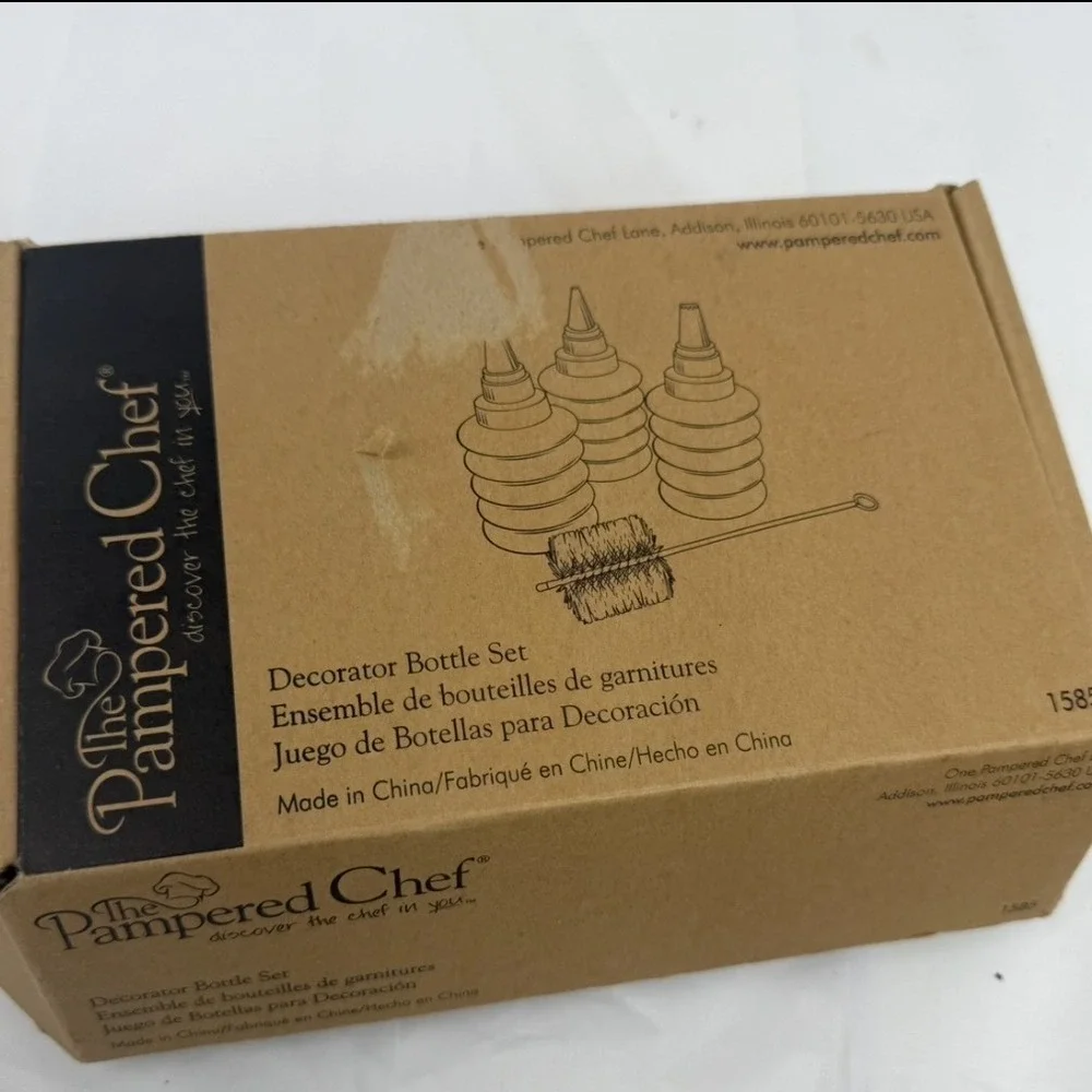 Pampered Chef Decorator Bottle Set 1585 Icing Piping Kit with Cleaning Brush 3pc